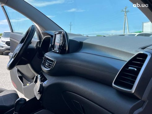 Hyundai Tucson 2018 бежевый - фото 13