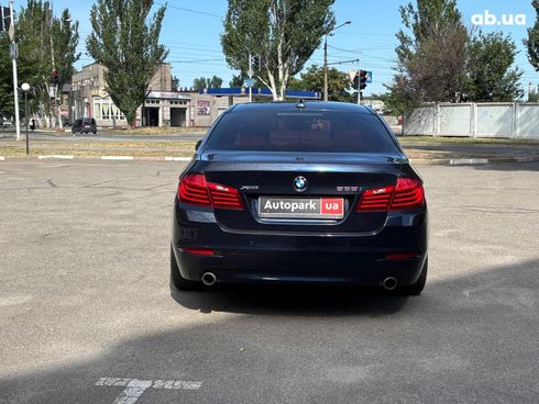 BMW 5 серия 2016 синий - фото 4