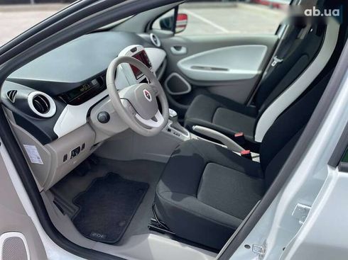 Renault Zoe 2017 - фото 16