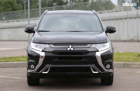 Mitsubishi Outlander 2021 - фото 2