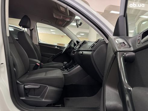 Volkswagen Tiguan 2017 белый - фото 12