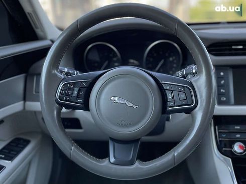 Jaguar XF 2016 - фото 17