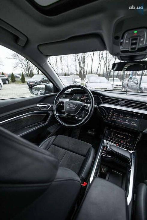 Audi E-Tron 2021 - фото 9