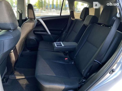 Toyota RAV4 2018 - фото 11