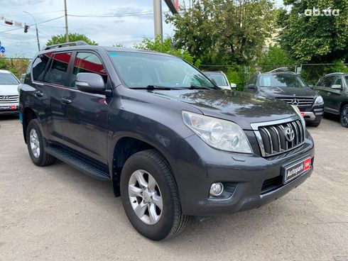 Toyota Land Cruiser Prado 2011 серый - фото 3