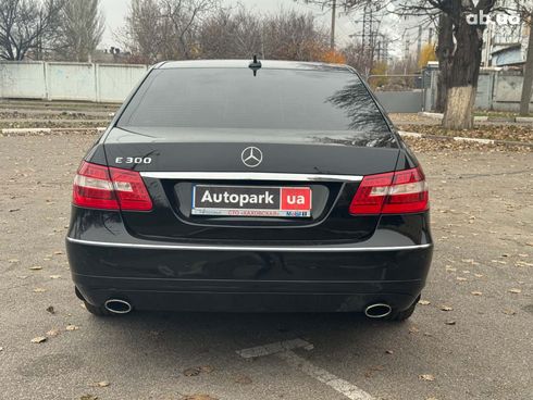 Mercedes-Benz E-Класс 2010 черный - фото 4