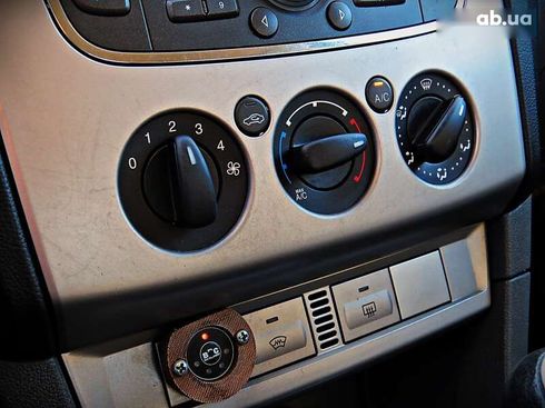 Ford Focus 2010 - фото 12