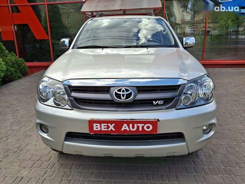 Toyota Fortuner 2007 - фото 2