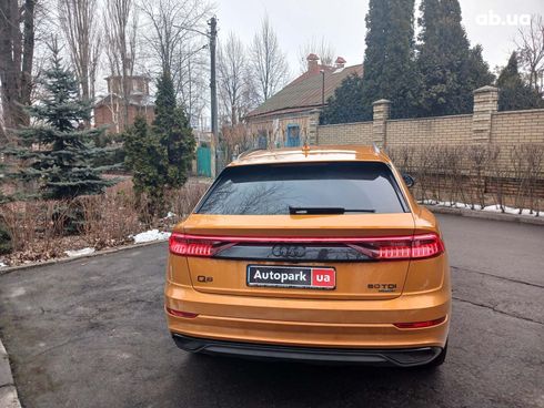 Audi Q8 2020 оранжевый - фото 6