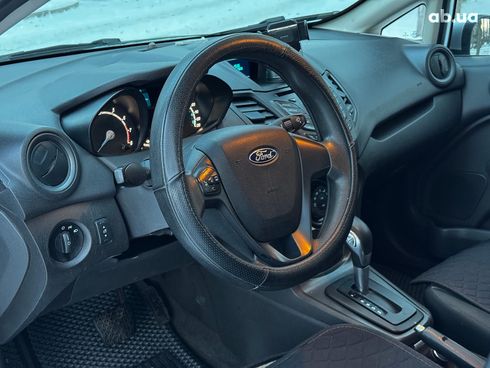 Ford Fiesta 2016 серый - фото 12