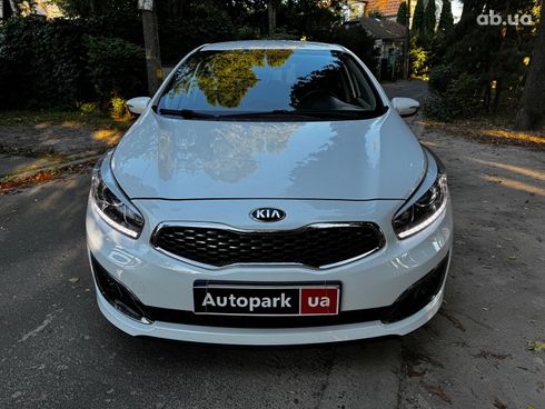 Kia Cee'd 2018 белый - фото 2