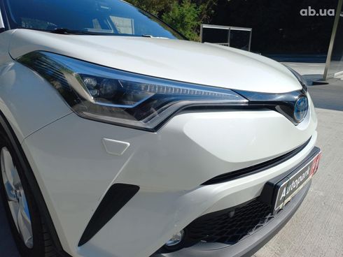 Toyota C-HR 2019 белый - фото 20