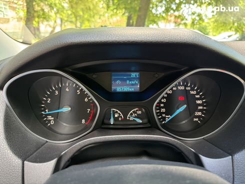 Ford Focus 2017 белый - фото 8