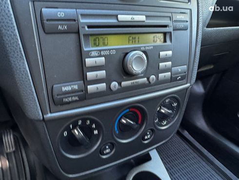 Ford Fiesta 2007 красный - фото 36