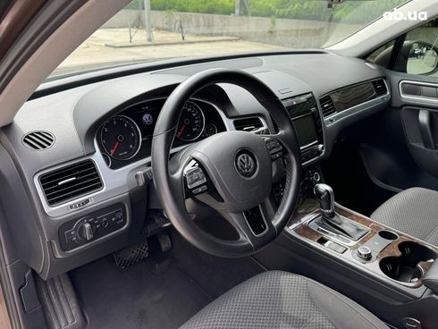 Volkswagen Touareg 2011 коричневый - фото 23