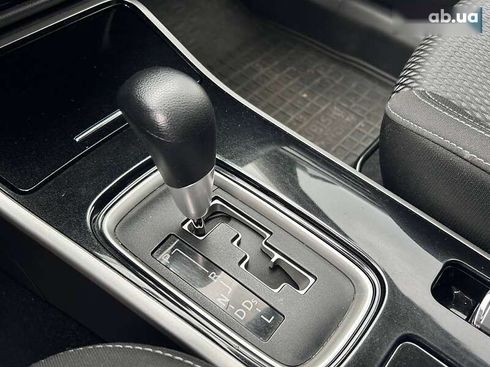 Mitsubishi Outlander 2018 - фото 22