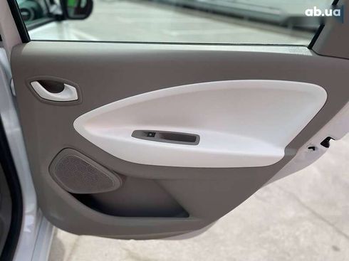 Renault Zoe 2017 - фото 26