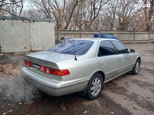 Toyota Camry 2001 серый - фото 8