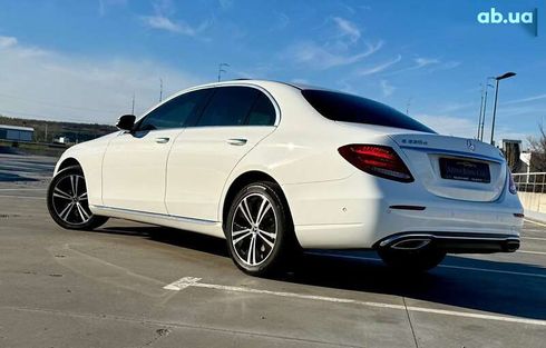 Mercedes-Benz E-Класс 2019 - фото 12