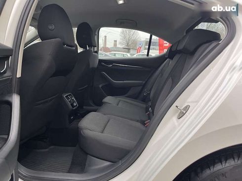Skoda Octavia 2021 - фото 25