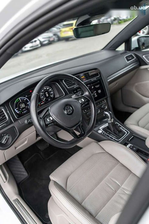 Volkswagen e-Golf 2018 - фото 24