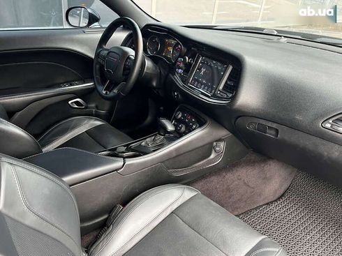 Dodge Challenger 2017 - фото 10
