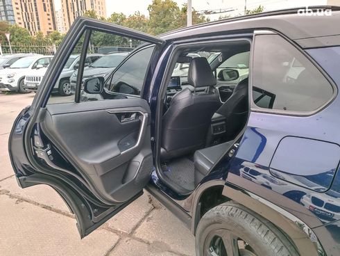 Toyota RAV4 2020 синий - фото 30