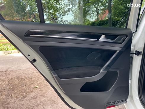 Volkswagen e-Golf 2017 белый - фото 25