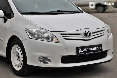 Toyota Auris 2011 - фото 5