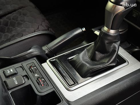 Toyota Land Cruiser Prado 2018 черный - фото 31