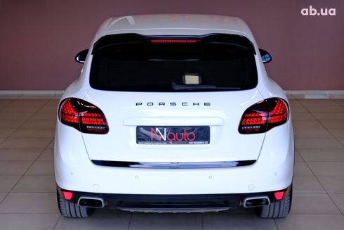 Porsche Cayenne 2012 белый - фото 6