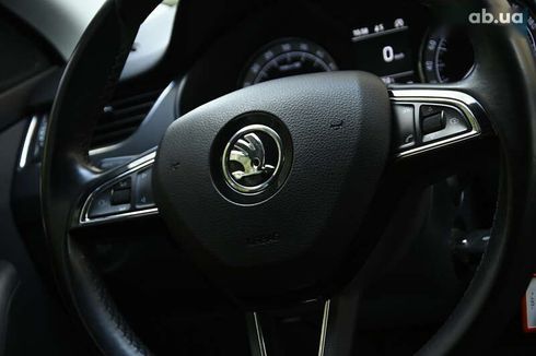 Skoda Octavia 2017 - фото 19