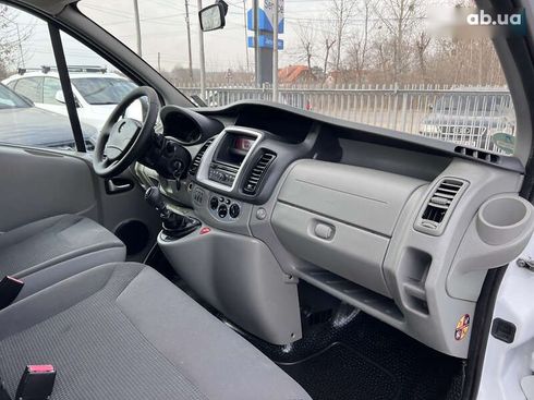 Opel Vivaro 2012 - фото 22