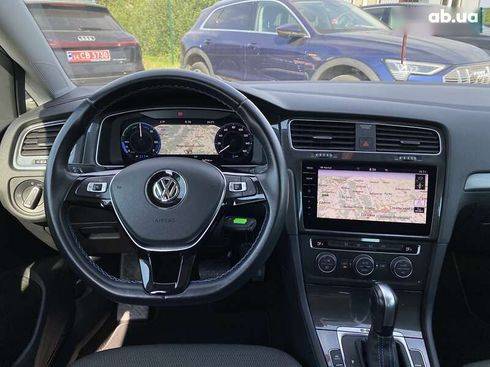 Volkswagen e-Golf 2020 - фото 19