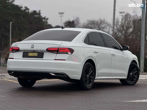 Volkswagen Passat 2019 - фото 21