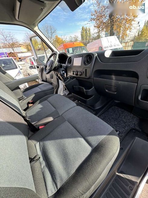 Renault Master 2018 - фото 22