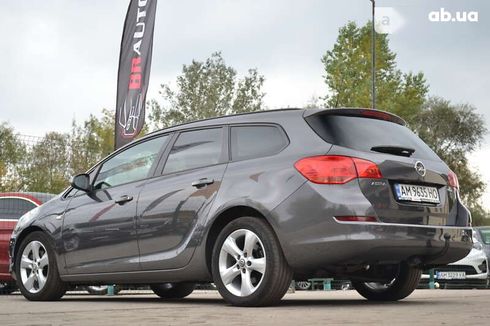 Opel Astra 2011 - фото 21