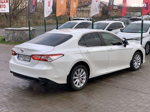 Toyota Camry 2019 - фото 14