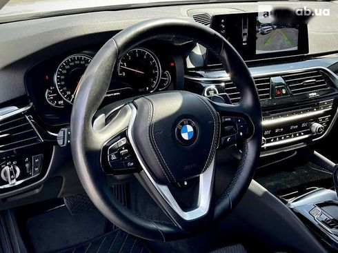 BMW 5 серия 2018 - фото 11
