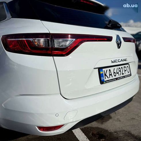 Renault Megane 2018 - фото 11