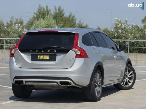 Volvo V60 2018 - фото 20
