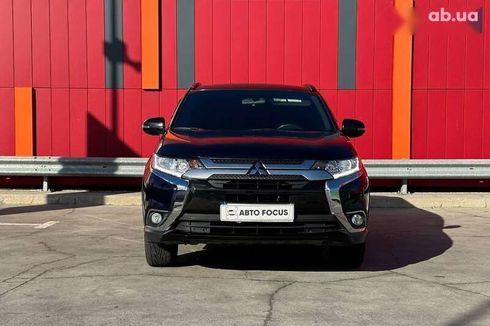 Mitsubishi Outlander 2018 - фото 3