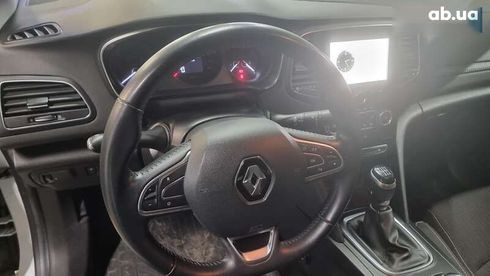 Renault Megane 2019 - фото 13