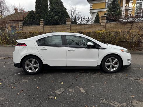 Chevrolet Volt 2012 белый - фото 11