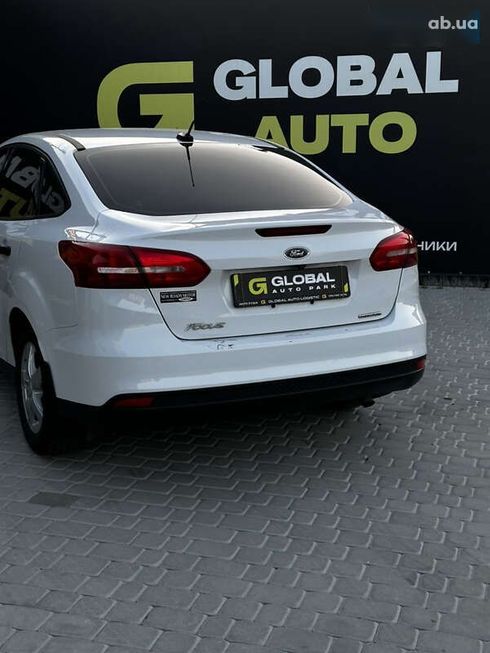 Ford Focus 2015 - фото 17