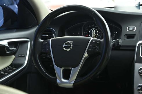 Volvo V60 2017 - фото 30