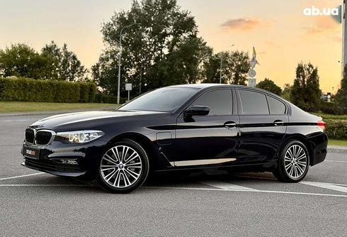 BMW 5 серия 2017 - фото 6