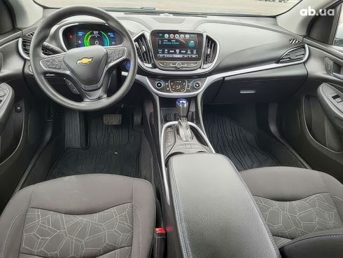 Chevrolet Volt 2018 серебристый - фото 6