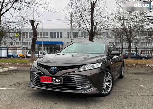 Toyota Camry 2019 - фото 10