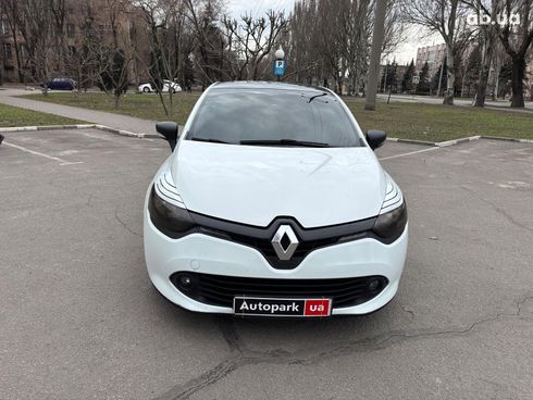 Renault Clio 2015 белый - фото 8